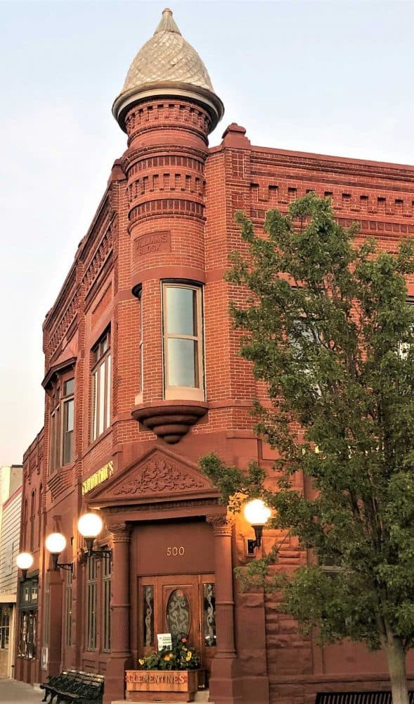 Clementine’s stands grandly at the corner of Phoenix and Center Streets. A majestic golden copula crowns the red-brick building, making it impossible to miss.